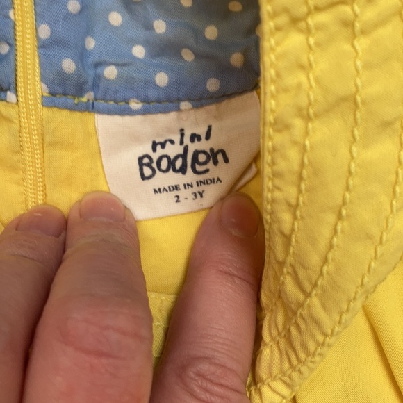 Mini Boden 2-3Y yellow butterfly dress - Picture 2 of 7